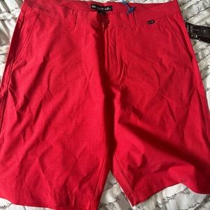 Men’s golf shorts